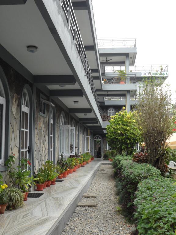 Hotel Nirvana โปขระ ภายนอก รูปภาพ